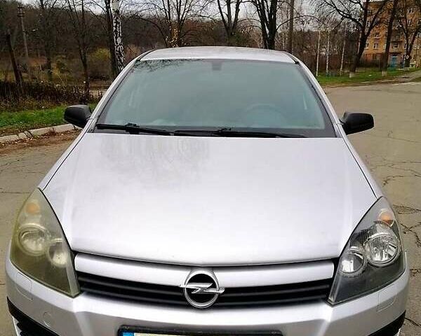 Серый Опель Астра, объемом двигателя 1.6 л и пробегом 233 тыс. км за 5100 $, фото 1 на Automoto.ua