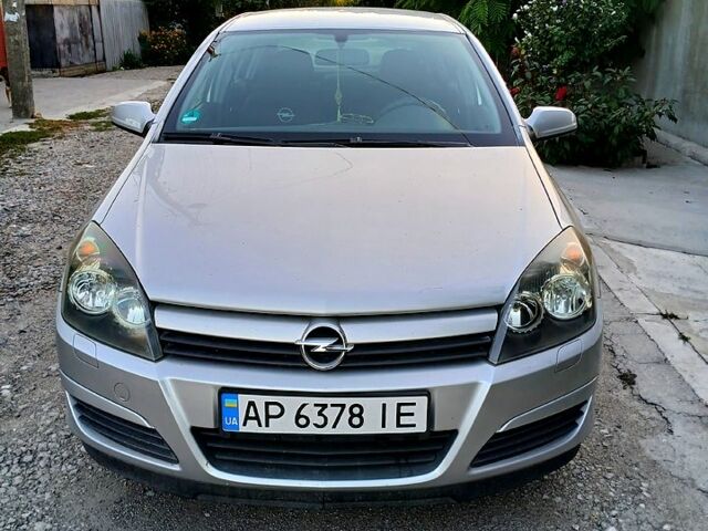 Серый Опель Астра, объемом двигателя 1.4 л и пробегом 172 тыс. км за 5500 $, фото 1 на Automoto.ua