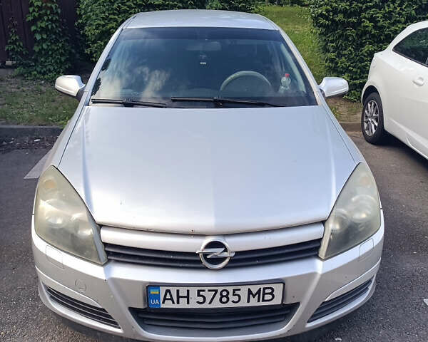 Сірий Опель Астра, об'ємом двигуна 1.3 л та пробігом 240 тис. км за 4100 $, фото 1 на Automoto.ua