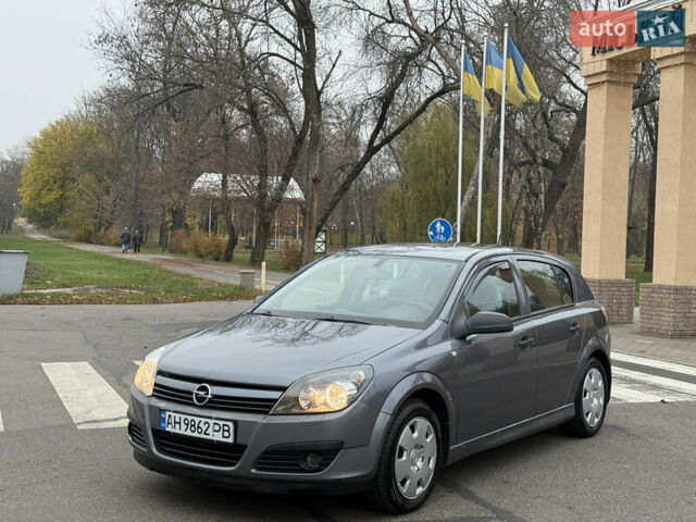 Серый Опель Астра, объемом двигателя 1.6 л и пробегом 180 тыс. км за 6350 $, фото 1 на Automoto.ua