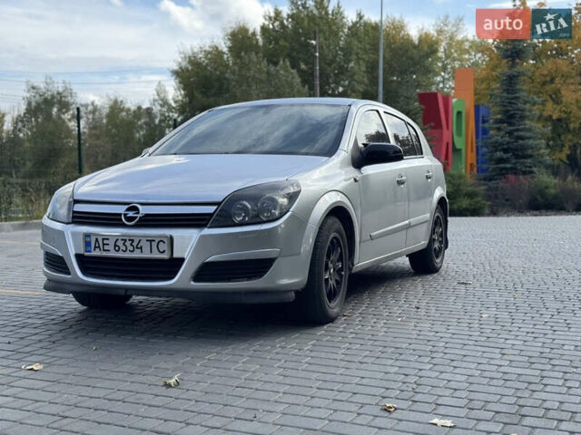 Серый Опель Астра, объемом двигателя 1.6 л и пробегом 308 тыс. км за 4600 $, фото 1 на Automoto.ua