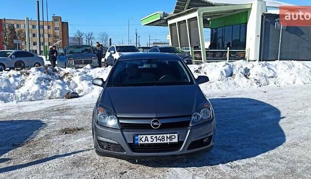 Серый Опель Астра, объемом двигателя 1.6 л и пробегом 261 тыс. км за 5200 $, фото 1 на Automoto.ua