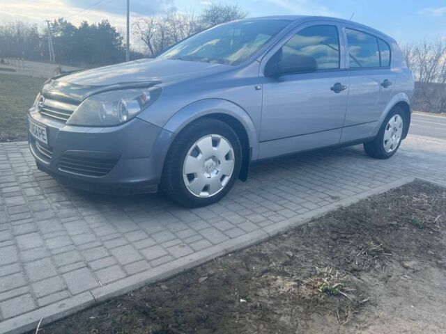 Серый Опель Астра, объемом двигателя 1.6 л и пробегом 255 тыс. км за 3750 $, фото 1 на Automoto.ua