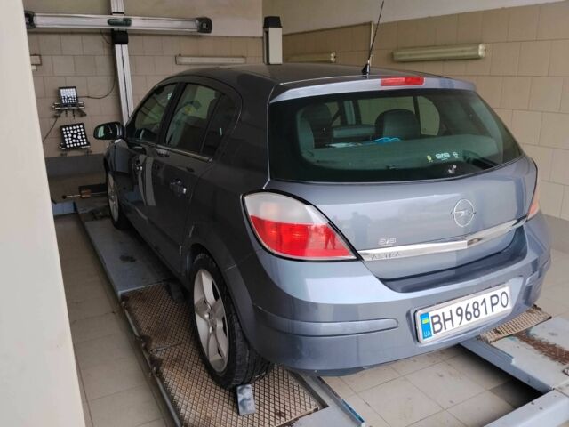 Серый Опель Астра, объемом двигателя 1.6 л и пробегом 210 тыс. км за 5300 $, фото 1 на Automoto.ua