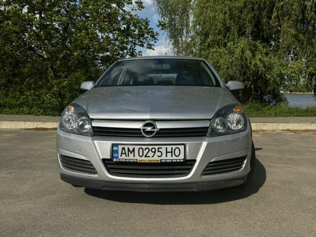 Серый Опель Астра, объемом двигателя 1.6 л и пробегом 255 тыс. км за 4400 $, фото 1 на Automoto.ua