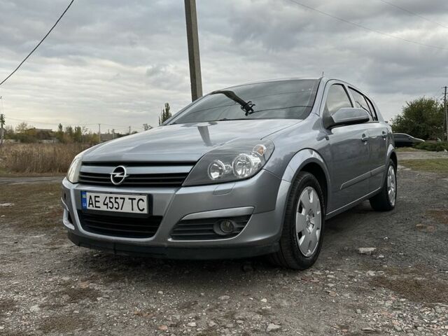 Серый Опель Астра, объемом двигателя 1.6 л и пробегом 264 тыс. км за 4800 $, фото 1 на Automoto.ua