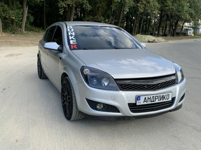 Серый Опель Астра, объемом двигателя 1.9 л и пробегом 303 тыс. км за 5200 $, фото 1 на Automoto.ua