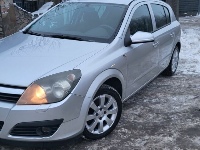 Сірий Опель Астра, об'ємом двигуна 1.4 л та пробігом 202 тис. км за 4099 $, фото 1 на Automoto.ua