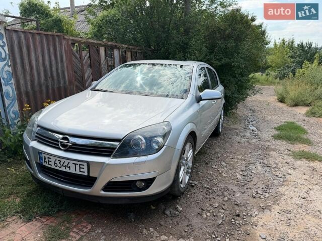 Серый Опель Астра, объемом двигателя 1.8 л и пробегом 260 тыс. км за 5800 $, фото 1 на Automoto.ua