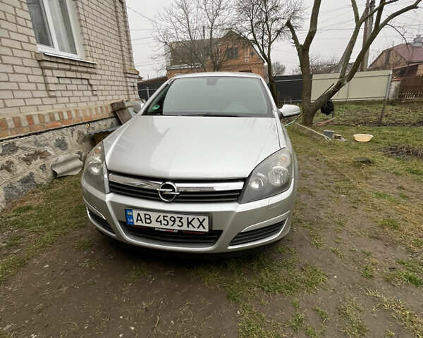 Сірий Опель Астра, об'ємом двигуна 1.6 л та пробігом 226 тис. км за 5000 $, фото 1 на Automoto.ua