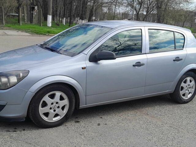 Сірий Опель Астра, об'ємом двигуна 1.4 л та пробігом 245 тис. км за 3600 $, фото 1 на Automoto.ua