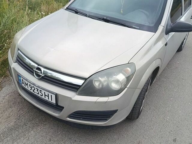Сірий Опель Астра, об'ємом двигуна 1.6 л та пробігом 235 тис. км за 4000 $, фото 1 на Automoto.ua