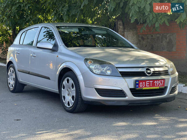Серый Опель Астра, объемом двигателя 1.8 л и пробегом 196 тыс. км за 6500 $, фото 1 на Automoto.ua