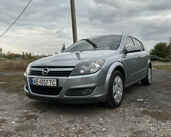 Серый Опель Астра, объемом двигателя 1.6 л и пробегом 264 тыс. км за 4500 $, фото 1 на Automoto.ua