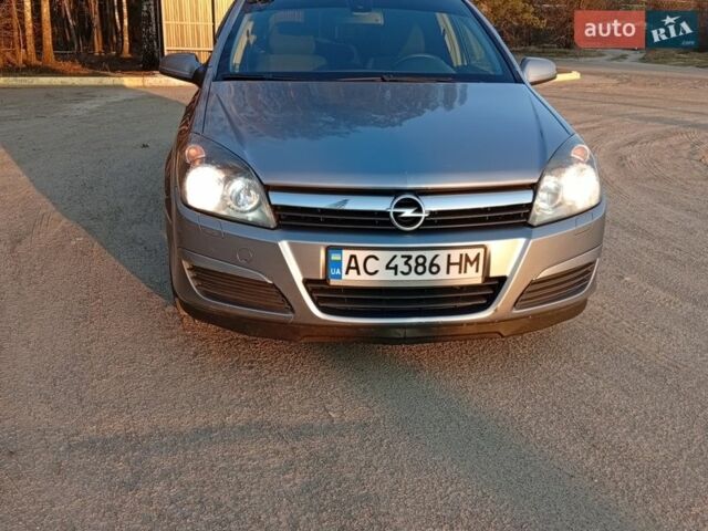 Серый Опель Астра, объемом двигателя 1.6 л и пробегом 252 тыс. км за 4500 $, фото 1 на Automoto.ua