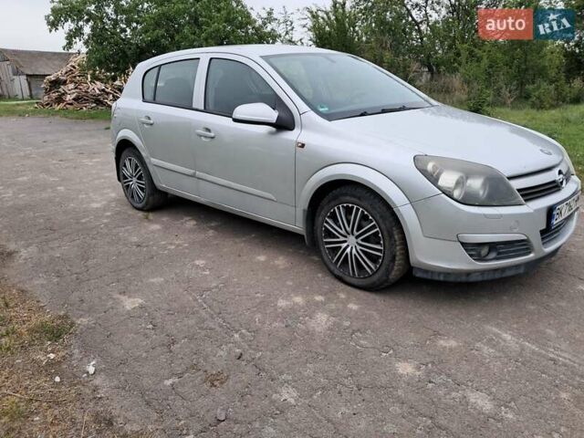 Серый Опель Астра, объемом двигателя 1.6 л и пробегом 248 тыс. км за 3900 $, фото 1 на Automoto.ua