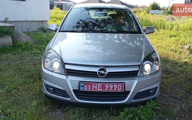 Серый Опель Астра, объемом двигателя 1.8 л и пробегом 210 тыс. км за 3850 $, фото 1 на Automoto.ua