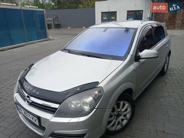 Сірий Опель Астра, об'ємом двигуна 1.6 л та пробігом 235 тис. км за 3600 $, фото 1 на Automoto.ua