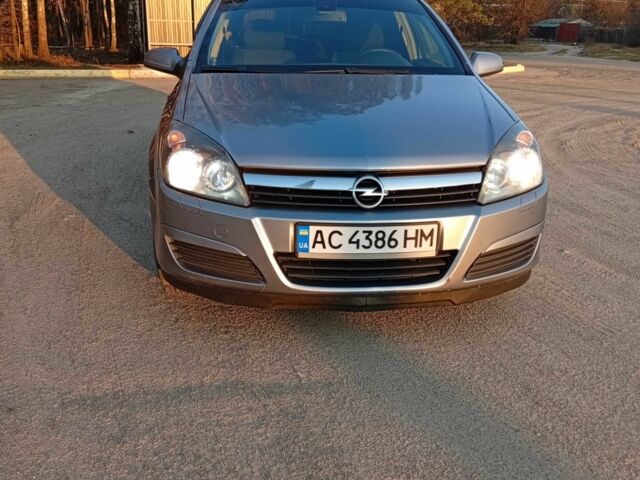 Серый Опель Астра, объемом двигателя 1.6 л и пробегом 252 тыс. км за 4700 $, фото 1 на Automoto.ua