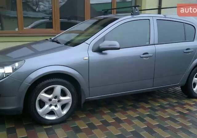 Серый Опель Астра, объемом двигателя 1.69 л и пробегом 150 тыс. км за 6500 $, фото 1 на Automoto.ua