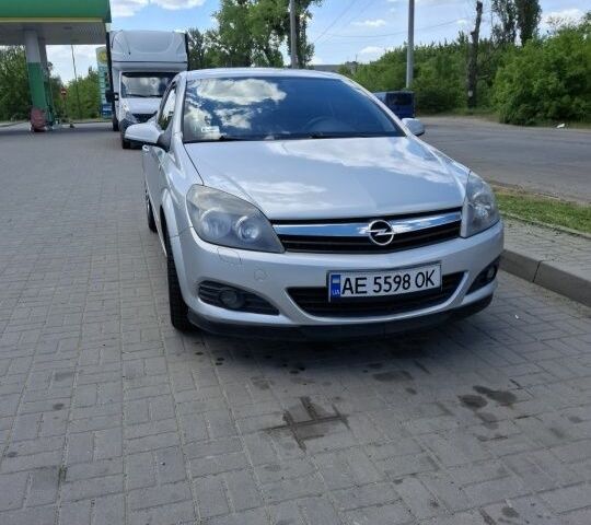 Серый Опель Астра, объемом двигателя 1.6 л и пробегом 119 тыс. км за 5812 $, фото 1 на Automoto.ua