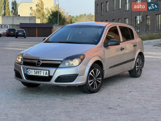 Серый Опель Астра, объемом двигателя 1.6 л и пробегом 140 тыс. км за 3799 $, фото 1 на Automoto.ua
