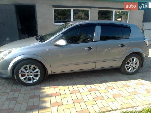 Серый Опель Астра, объемом двигателя 1.6 л и пробегом 246 тыс. км за 5400 $, фото 1 на Automoto.ua