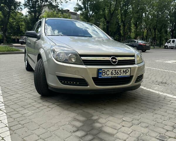 Серый Опель Астра, объемом двигателя 1.4 л и пробегом 250 тыс. км за 4200 $, фото 1 на Automoto.ua
