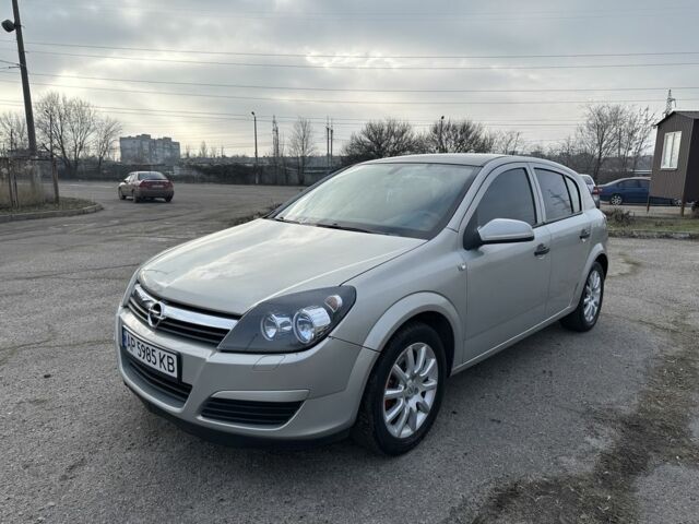 Серый Опель Астра, объемом двигателя 1.4 л и пробегом 303 тыс. км за 3999 $, фото 1 на Automoto.ua