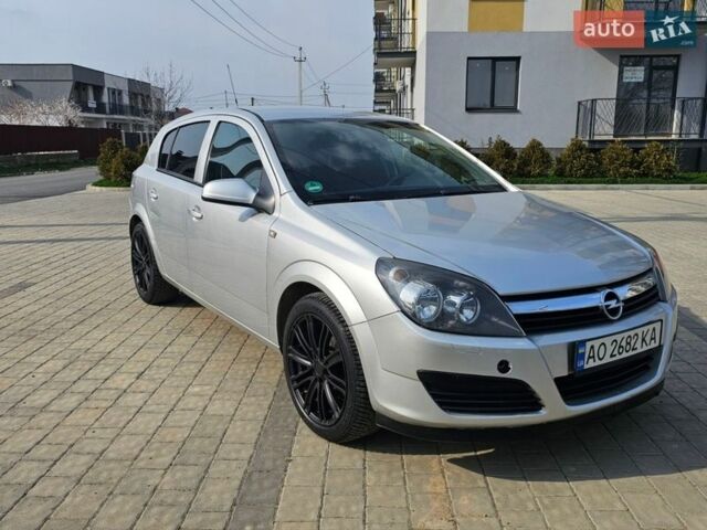 Серый Опель Астра, объемом двигателя 1.6 л и пробегом 227 тыс. км за 3999 $, фото 1 на Automoto.ua