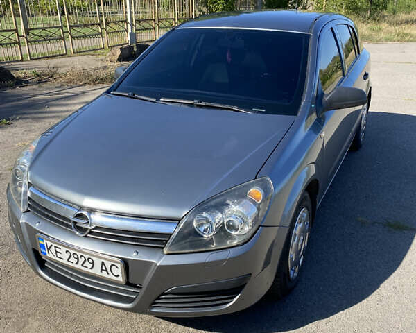 Опель Астра 2006 в Кривом Роге на Automoto.ua Серый Опель Астра, объемом двигателя 1.36 л и пробегом 280 тыс. км за 5000 $, фото 1 на Automoto.ua