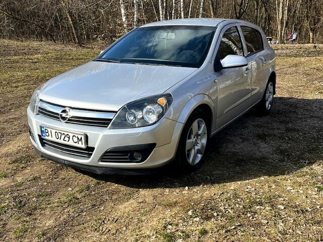 Серый Опель Астра, объемом двигателя 1.6 л и пробегом 249 тыс. км за 4550 $, фото 1 на Automoto.ua