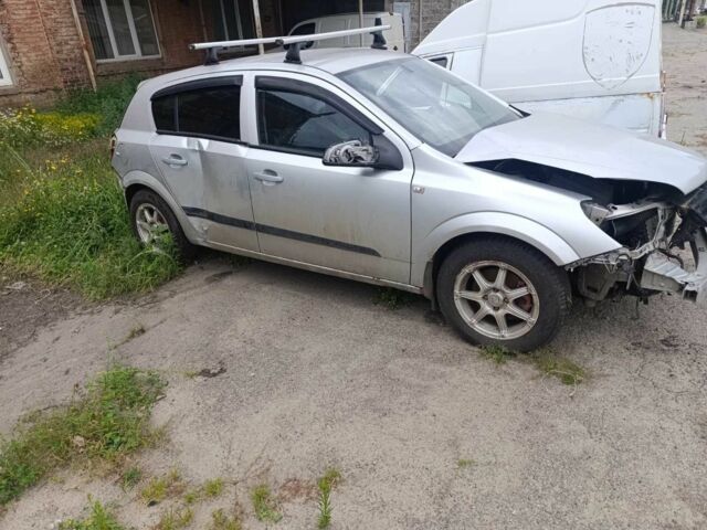 Серый Опель Астра, объемом двигателя 1.4 л и пробегом 123 тыс. км за 1300 $, фото 1 на Automoto.ua