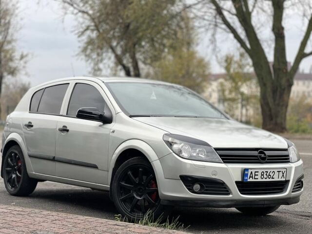 Опель Астра 2006 в Кривом Роге на Automoto.ua Серый Опель Астра, объемом двигателя 1.6 л и пробегом 343 тыс. км за 5000 $, фото 1 на Automoto.ua