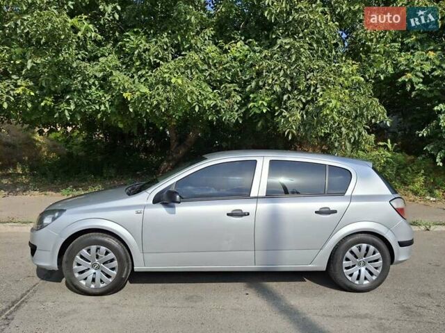 Серый Опель Астра, объемом двигателя 1.4 л и пробегом 518 тыс. км за 4700 $, фото 1 на Automoto.ua