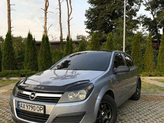 Серый Опель Астра, объемом двигателя 1.4 л и пробегом 279 тыс. км за 4200 $, фото 1 на Automoto.ua