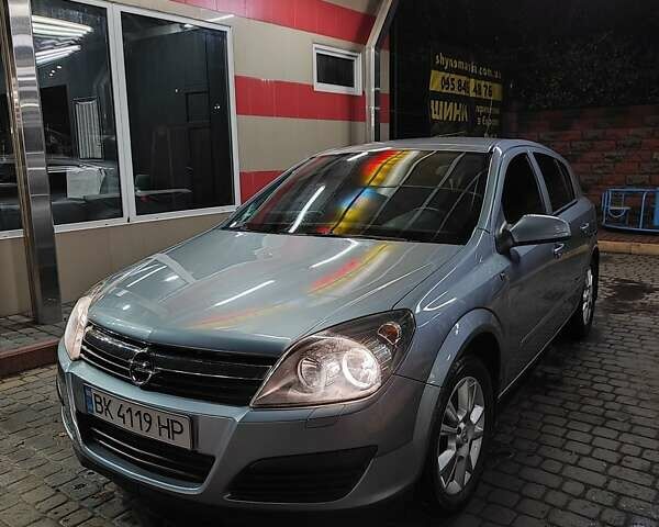 Серый Опель Астра, объемом двигателя 1.4 л и пробегом 257 тыс. км за 4499 $, фото 1 на Automoto.ua