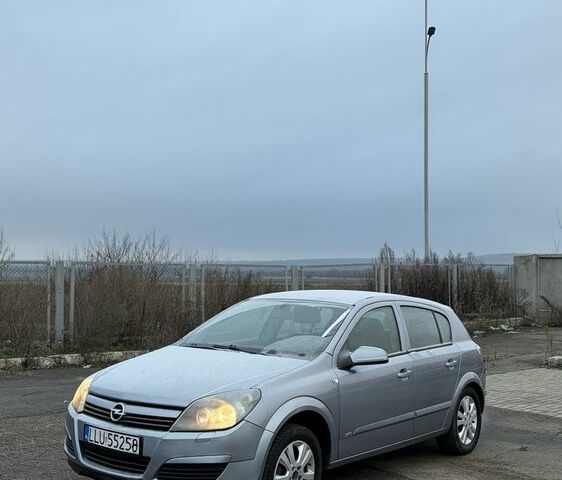 Сірий Опель Астра, об'ємом двигуна 1.7 л та пробігом 300 тис. км за 2850 $, фото 1 на Automoto.ua