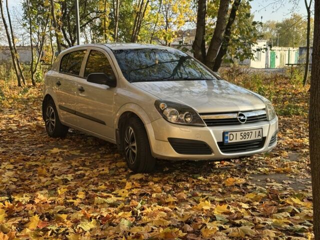 Опель Астра 2006 в Нетешине на Automoto.ua Серый Опель Астра, объемом двигателя 1.6 л и пробегом 140 тыс. км за 3799 $, фото 1 на Automoto.ua