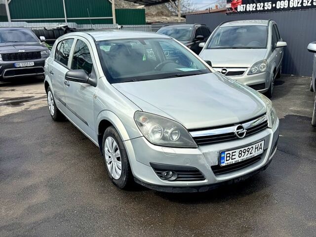 Сірий Опель Астра, об'ємом двигуна 1.6 л та пробігом 207 тис. км за 3900 $, фото 1 на Automoto.ua