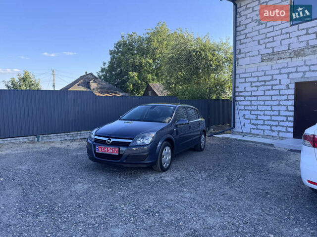 Серый Опель Астра, объемом двигателя 1.6 л и пробегом 220 тыс. км за 5350 $, фото 1 на Automoto.ua