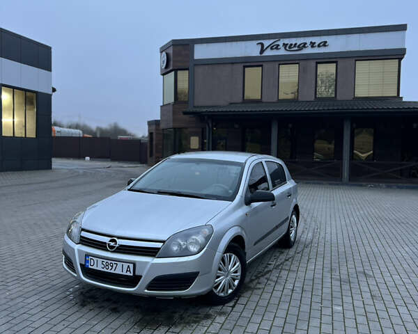 Серый Опель Астра, объемом двигателя 1.6 л и пробегом 140 тыс. км за 3450 $, фото 1 на Automoto.ua