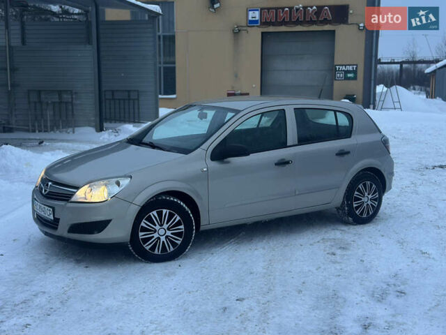 Серый Опель Астра, объемом двигателя 1.4 л и пробегом 237 тыс. км за 3999 $, фото 1 на Automoto.ua