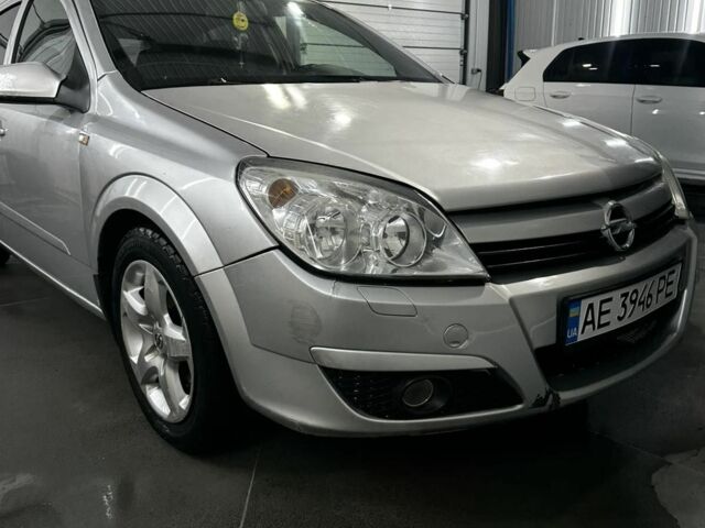 Сірий Опель Астра, об'ємом двигуна 1.6 л та пробігом 192 тис. км за 4500 $, фото 1 на Automoto.ua