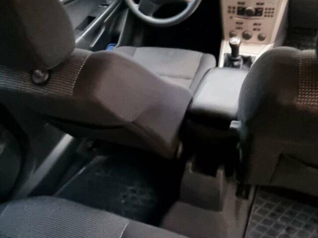 Серый Опель Астра, объемом двигателя 1.6 л и пробегом 216 тыс. км за 3800 $, фото 1 на Automoto.ua