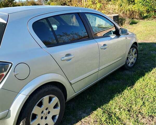 Сірий Опель Астра, об'ємом двигуна 1.72 л та пробігом 275 тис. км за 5000 $, фото 1 на Automoto.ua