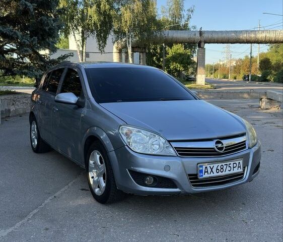 Сірий Опель Астра, об'ємом двигуна 1.6 л та пробігом 227 тис. км за 3342 $, фото 1 на Automoto.ua