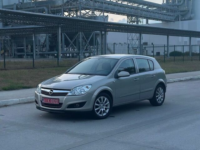 Сірий Опель Астра, об'ємом двигуна 1.6 л та пробігом 180 тис. км за 5600 $, фото 1 на Automoto.ua