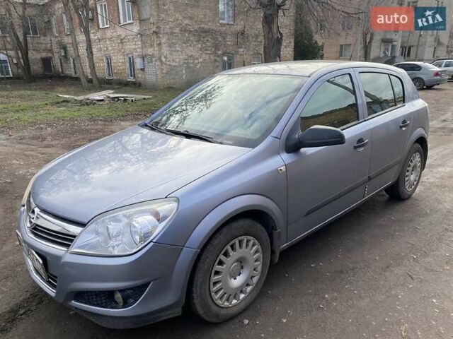Серый Опель Астра, объемом двигателя 1.4 л и пробегом 176 тыс. км за 4600 $, фото 1 на Automoto.ua