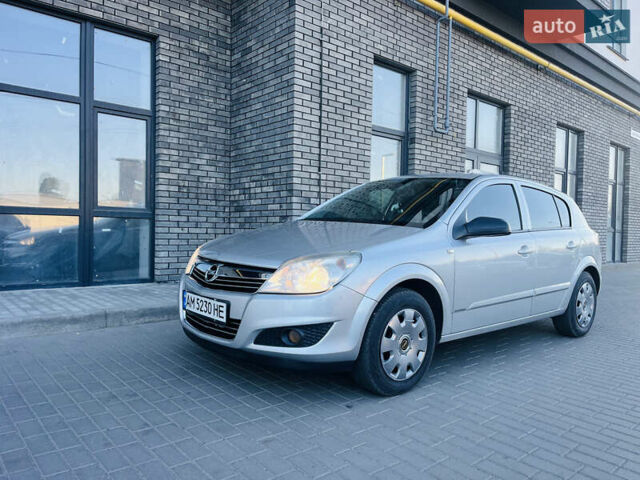 Серый Опель Астра, объемом двигателя 1.6 л и пробегом 265 тыс. км за 5000 $, фото 1 на Automoto.ua